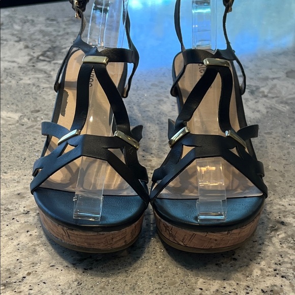 NWOB Stevies Black and Gold Wedge Sandals - Picture 3 of 9